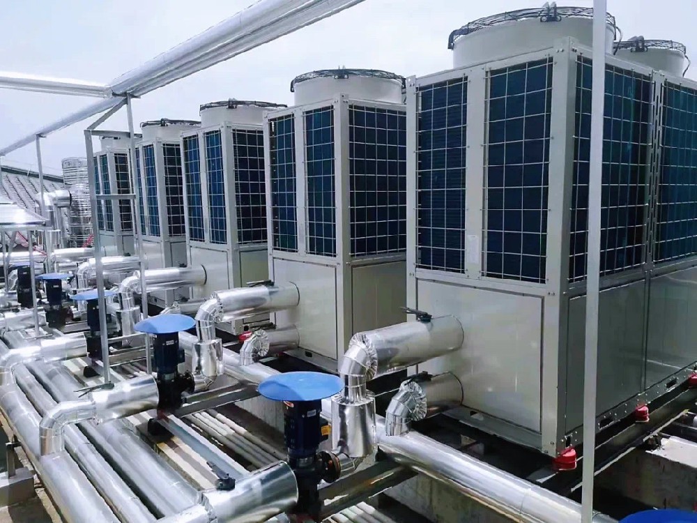 空氣能采暖在養(yǎng)豬場(chǎng)的應(yīng)用，能夠優(yōu)化禽畜養(yǎng)殖方案